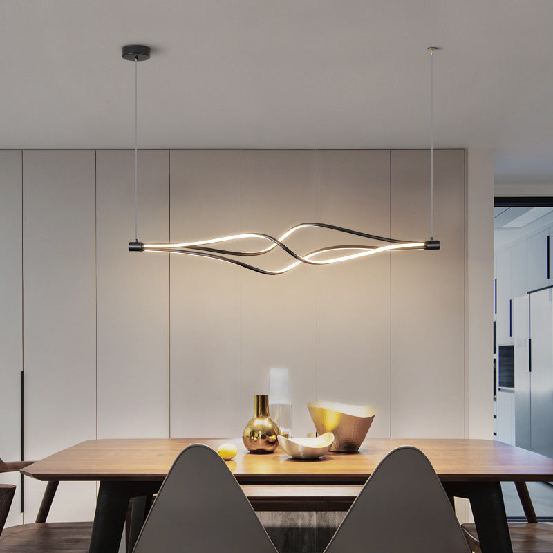 Éclairage design LED moderne pour cuisine. Cette lampe suspendue illumine avec style votre îlot ou salle à manger.