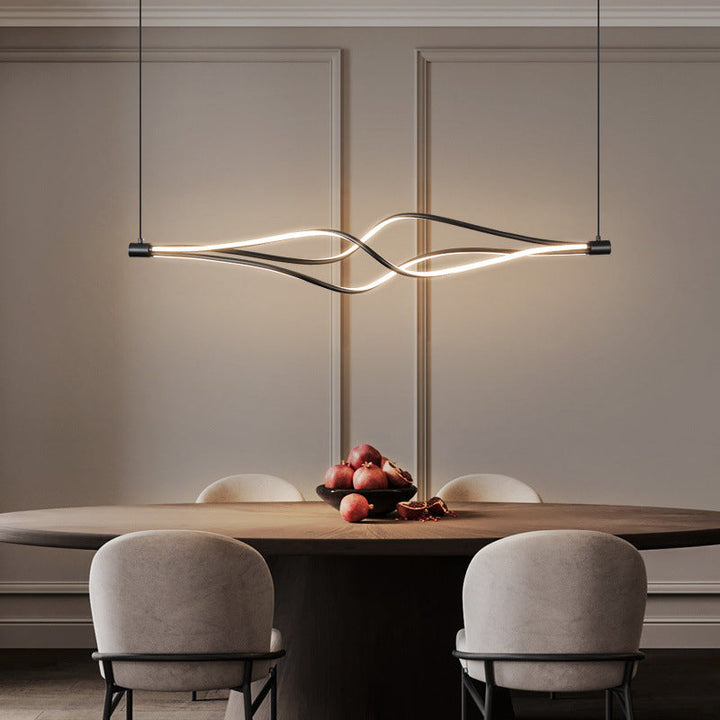 Lampe suspendue LED moderne et élégante, parfaite pour éclairer un îlot de cuisine ou un salon contemporain.