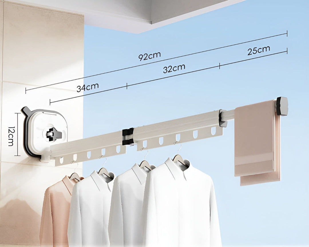 Séchoir à linge mural AluFlex replié, discret et compact, pour un rangement invisible et optimisé.