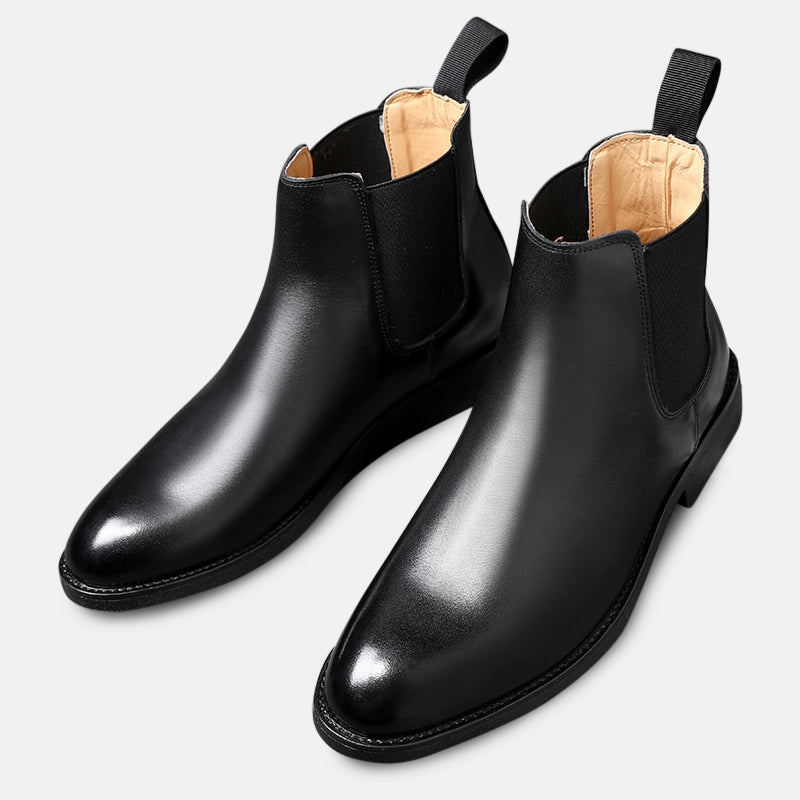 Bottines homme en cuir, style italien classique, élégance et confort. Chaussures d'hiver chic, parfaites pour l'homme moderne.