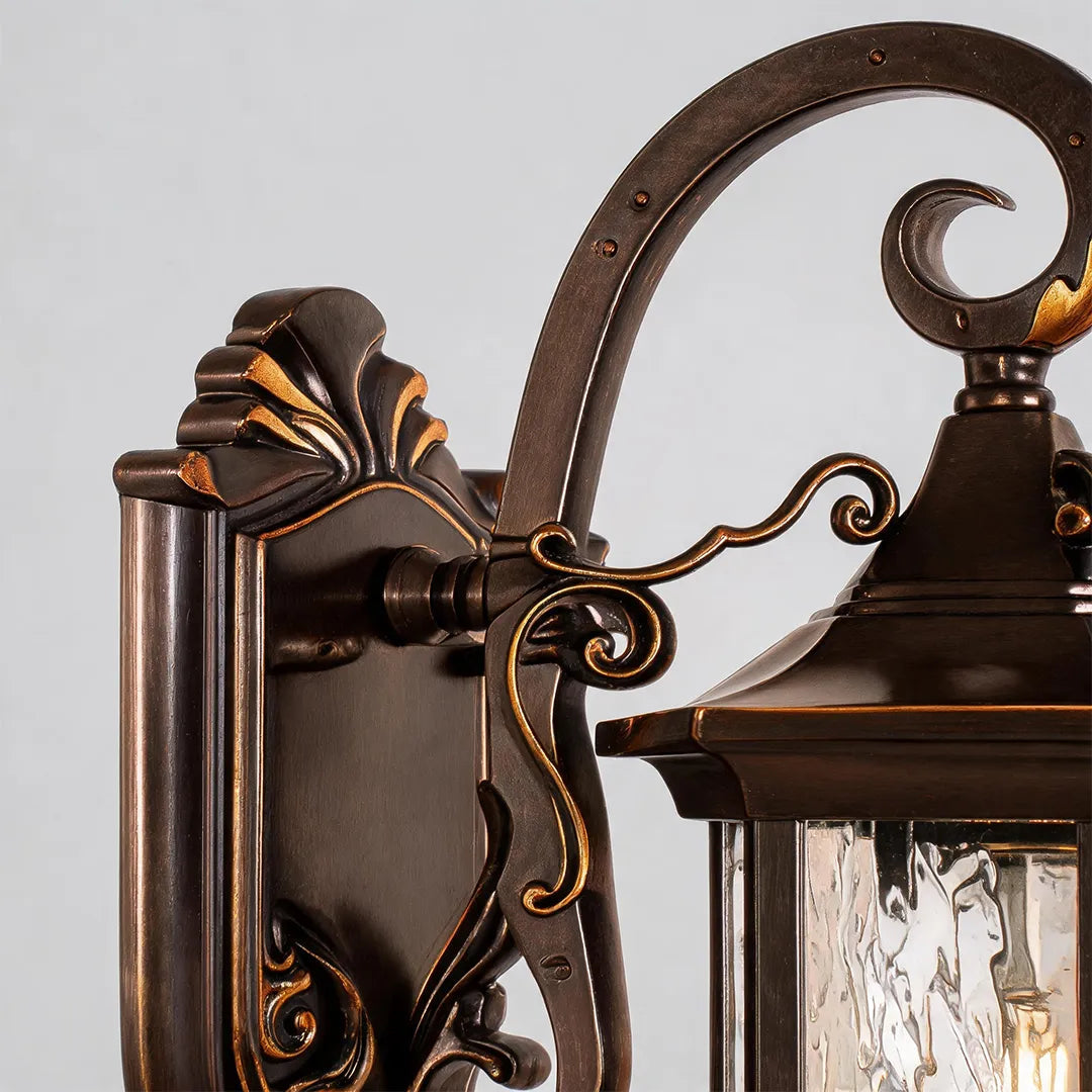 Lampes murales extérieures vintage en aluminium, éclairage décoratif IP44 pour un jardin élégant.