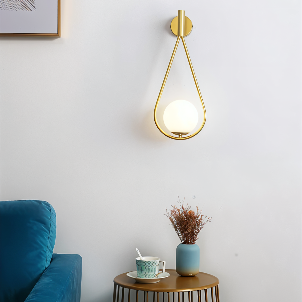 Lampe murale artistique Lumeira, éclairage design moderne. Crée une lumière ambiante unique.