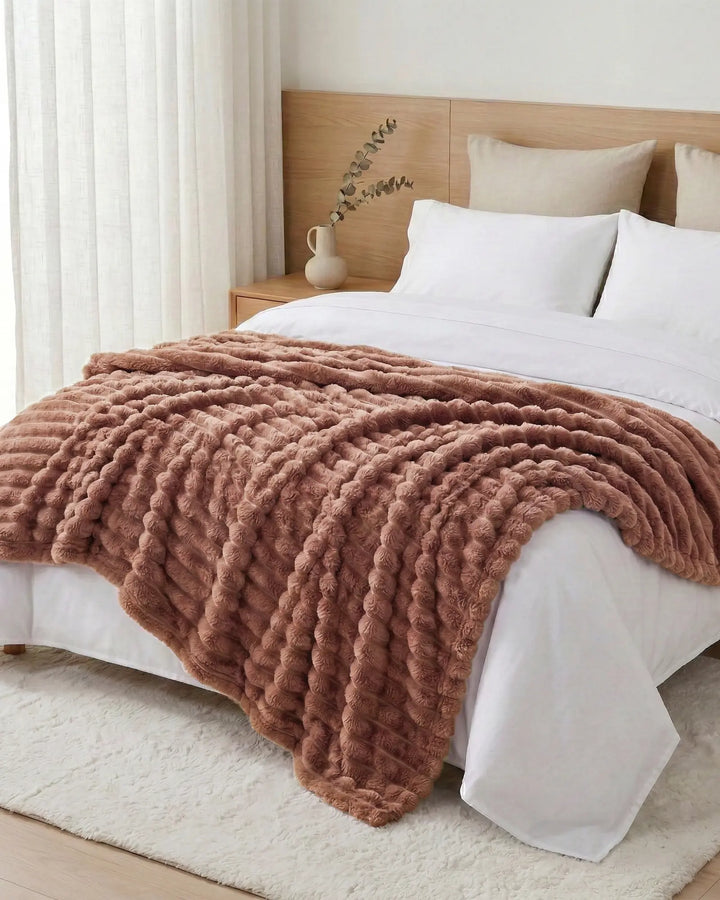 Couverture polaire, idéale pour réchauffer les cœurs et les corps en hiver.
