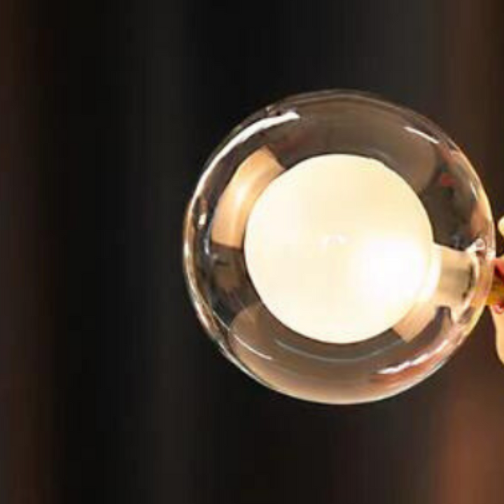 Lampe de table artisanale, design moderne. Idéale pour salon, bureau, chambre, ambiance chaleureuse.