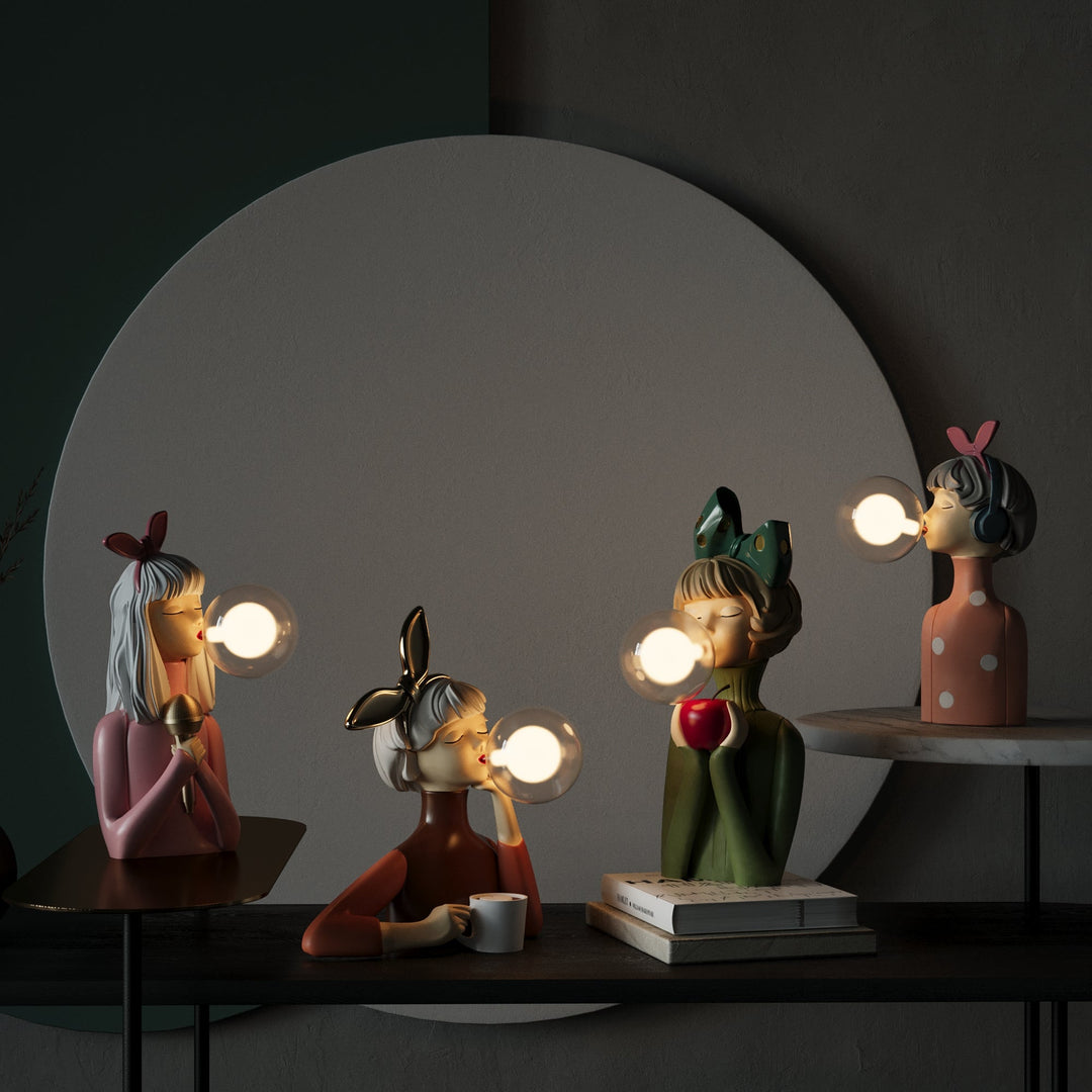 Élégante lampe de table moderne pour salon. Éclairage artisanale blanche, design intemporel.