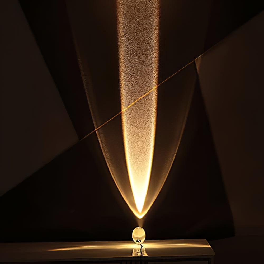 Lampe de table LED cristal, lumière chaude pour intérieur, design épuré et économie d'énergie.