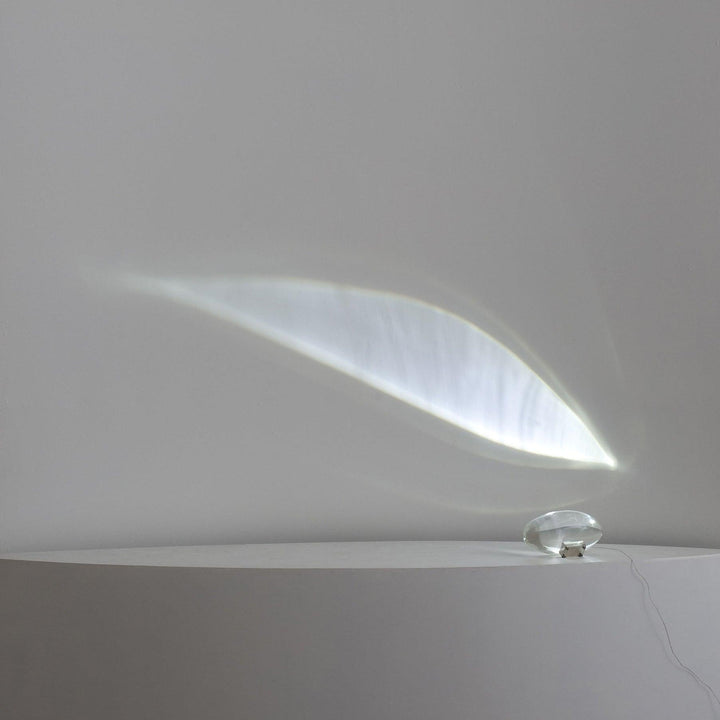 Lampe de chevet LED cristal, design élégant, pour une lumière chaude et accueillante dans la chambre.