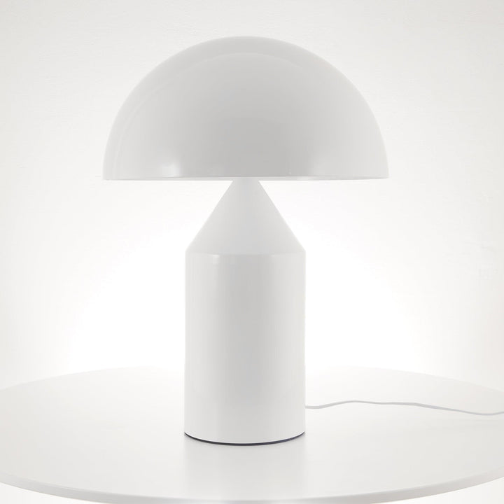 Lampe de table LunaShine élégante, un ajout moderne et fonctionnel à tout intérieur.