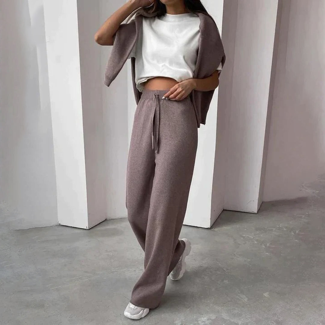 Tenue femme polyvalente : ensemble confortable pour toutes saisons, style décontracté et raffiné.