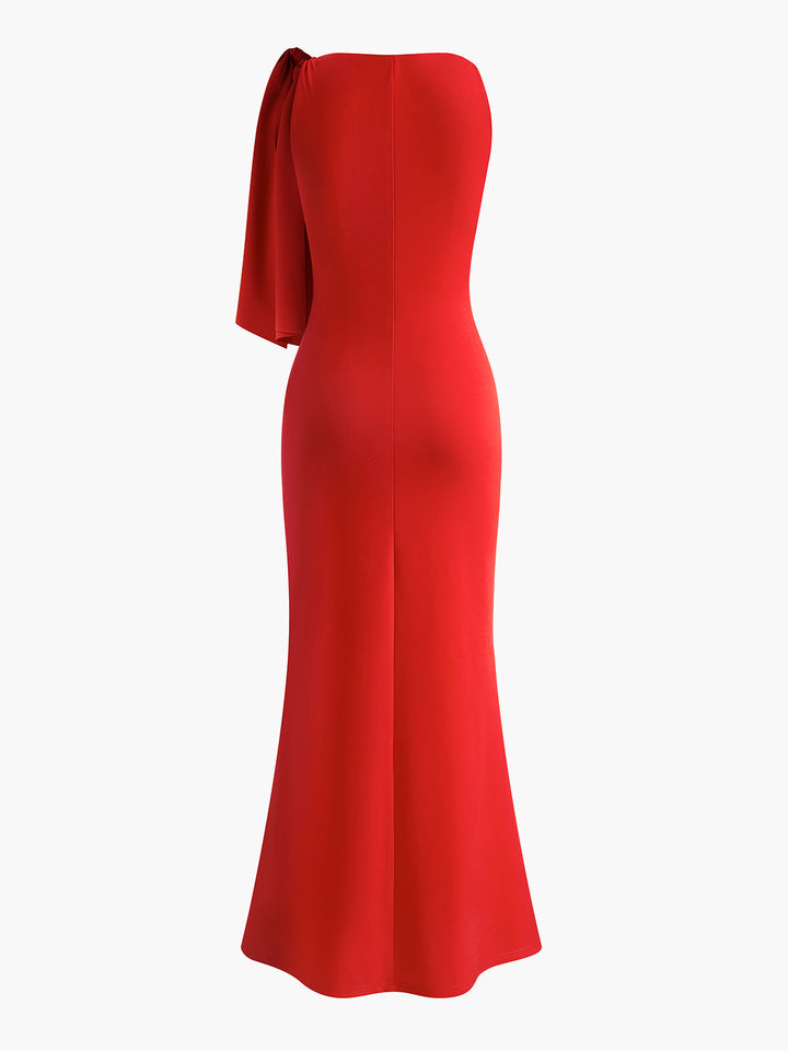 Robe de soirée élégante noire, coupe ajustée. Maxi-robe femme chic pour un gala ou un événement spécial.
