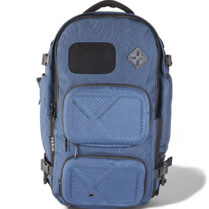 Sac à dos de voyage TravelPack pour homme, avec compartiments dédiés, facile à transporter.