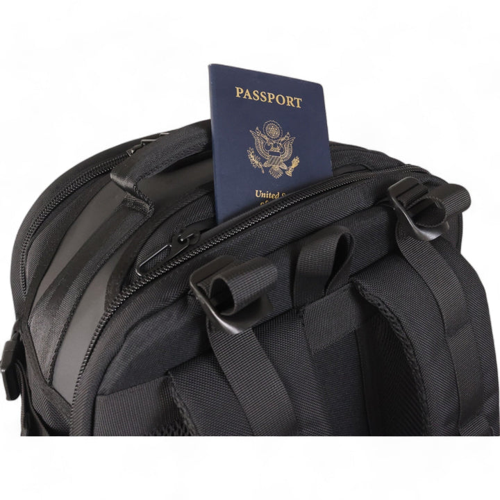 Organisateur interne du sac à dos TravelPack, idéal pour cosmétiques, gadgets et documents.