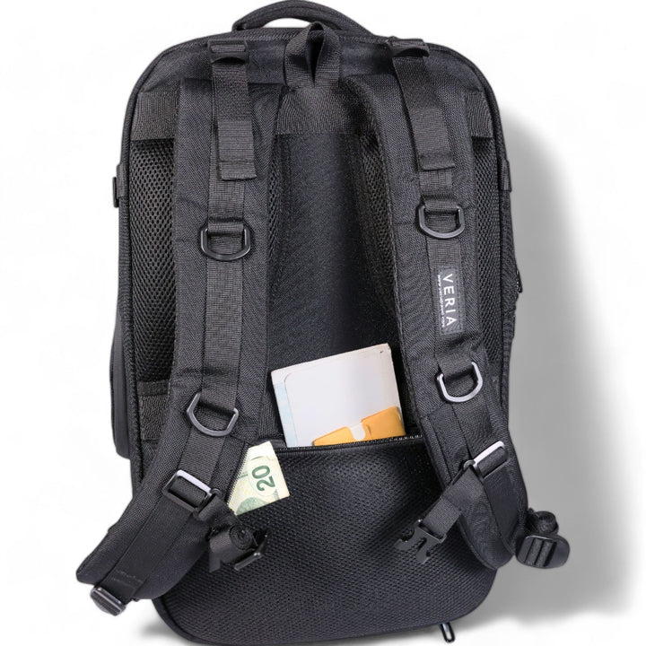 TravelPack sac à dos imperméable, essentiel pour les excursions en plein air, protection assurée.