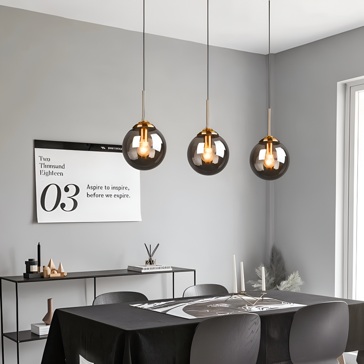 Luminaire LED suspendu, design nordique, apporte une touche chaleureuse à votre intérieur.