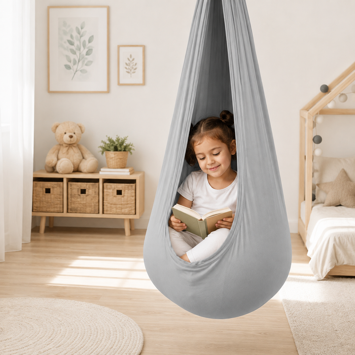 Hamac balançoire enfant en polyester, durable et doux, pour des heures de plaisir et de détente.