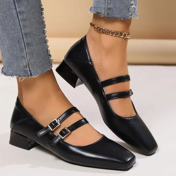 Ballerines femme élégantes noires à double bride, idéales pour le bureau et le quotidien. Confort chic.