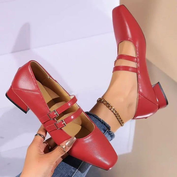 Ballerines femme chic et confortables, avec double brides, adaptées à la mode féminine du bureau au quotidien.