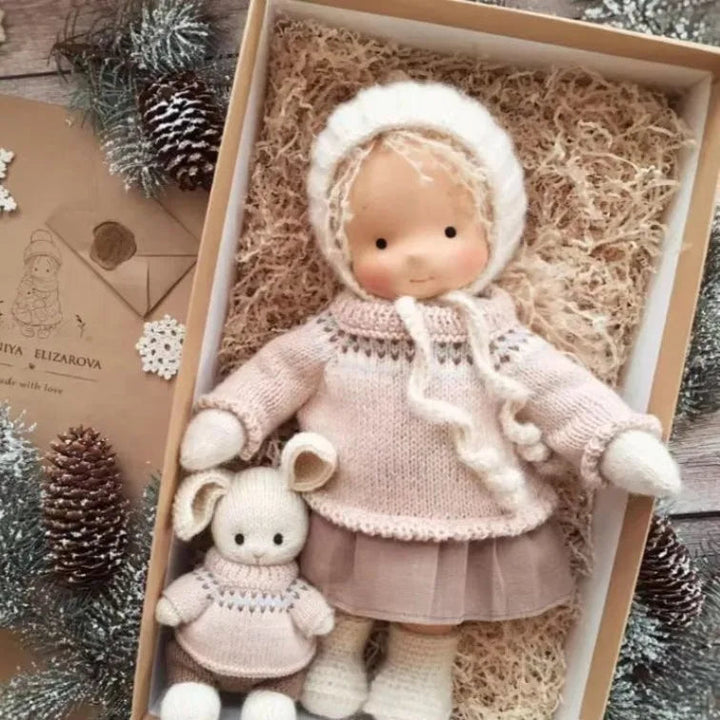 Poupée en tissu, faite main, style kawaii, parfaite pour les petites mains des enfants.