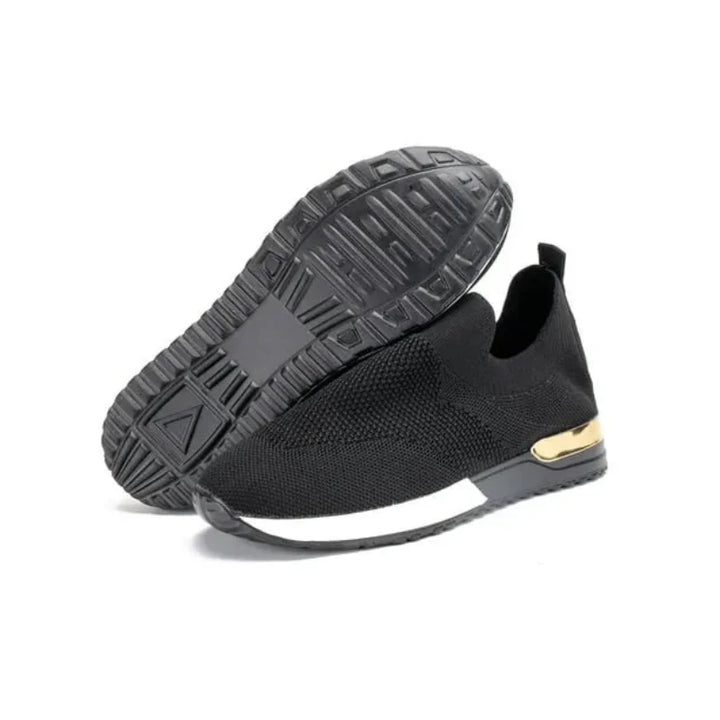 Chaussures sportives à enfiler pour femmes, en maille respirante, combinant légèreté et style décontracté.