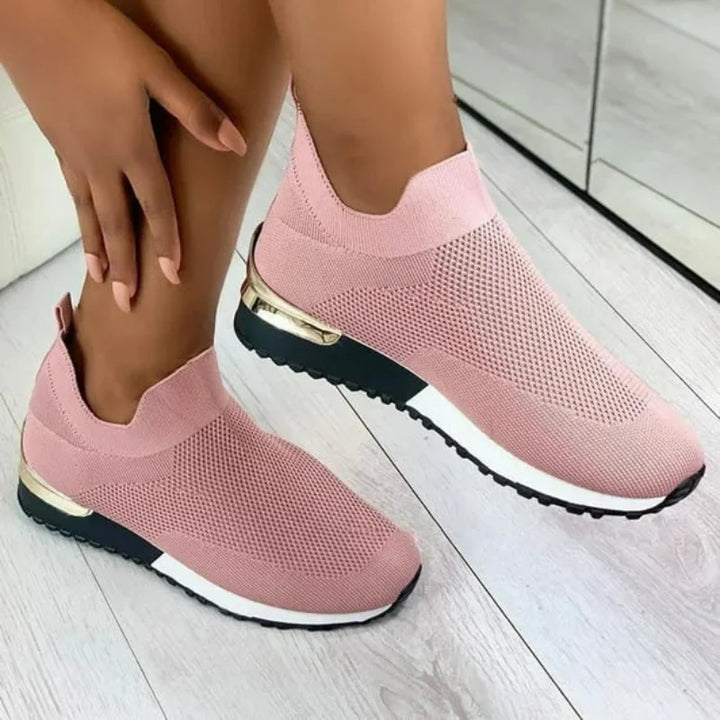 Baskets confortables à enfiler pour femmes, légères et respirantes, idéales pour la marche et le quotidien.