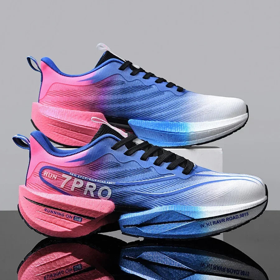Chaussures de sport pour course et trail léger, légères, confortables et résistantes.