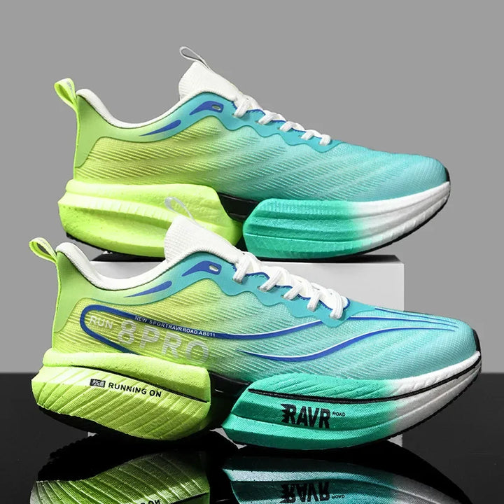 Baskets de running légères et respirantes pour homme et femme, conçues pour le confort.