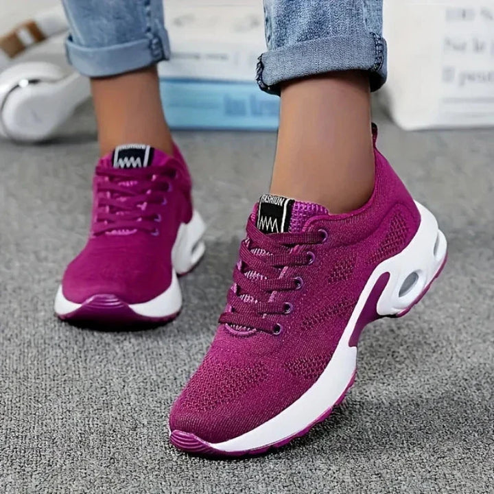Chaussures de sport femmes, idéales running & marche, ultra légères pour le quotidien.