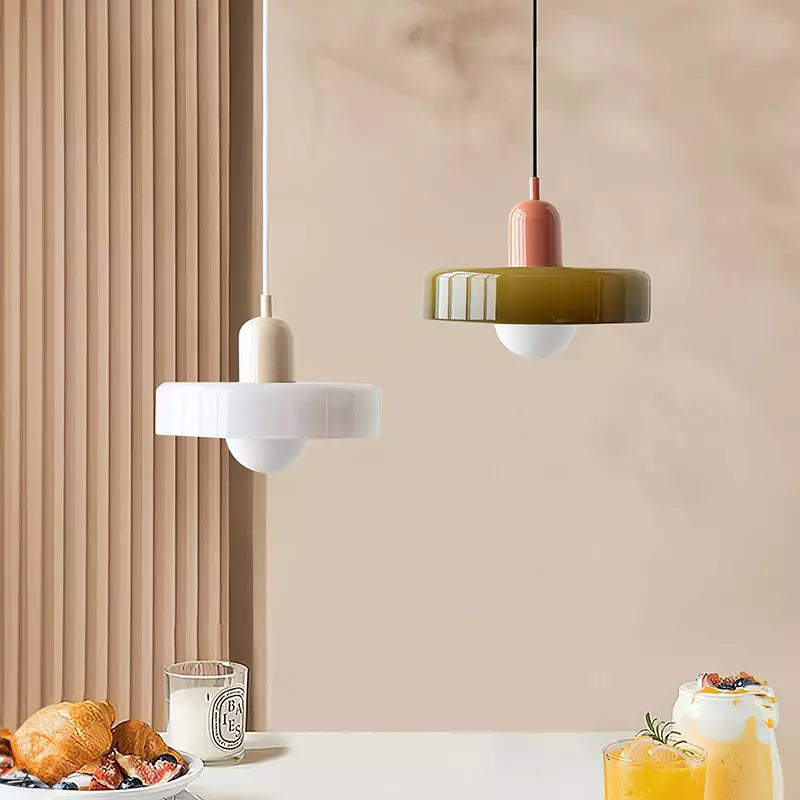 Luminaire décoratif Bauhaus, verre teinté, parfait pour un éclairage d'appoint stylé.