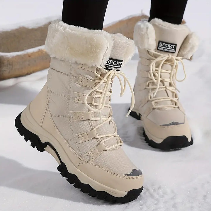Bottes hiver femme élégantes et chaudes, imperméables pour affronter la neige et le froid avec style et confort.