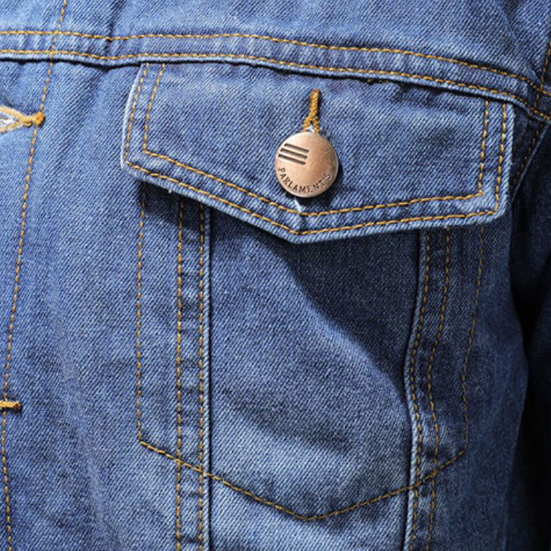 Veste en jean homme confortable et robuste, style classique mode. Idéale pour un look décontracté et élégant.