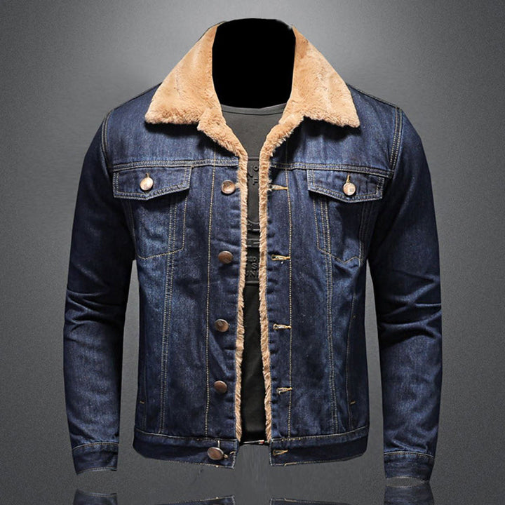 Veste en jean homme décontractée, robuste et confortable, idéale pour le quotidien et mi-saison. Style polyvalent.