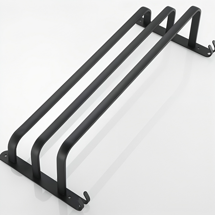 Accessoire salle de bain DrySpace: porte-serviette mural en aluminium noir, design contemporain et fonctionnel.