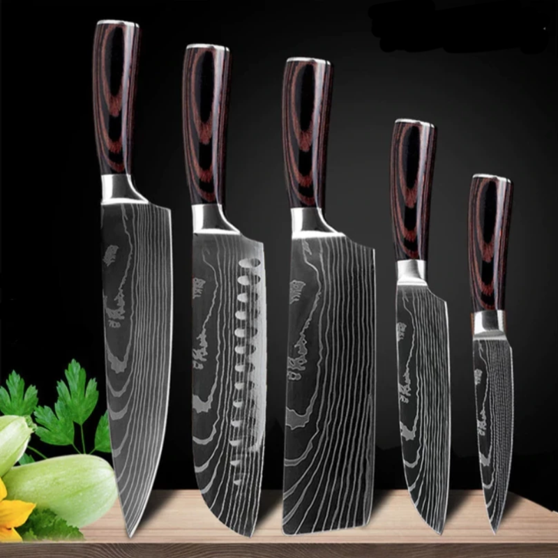 Set de 5 couteaux de cuisine professionnels, lames en acier inoxydable ultra-tranchantes, manches ergonomiques en bois.