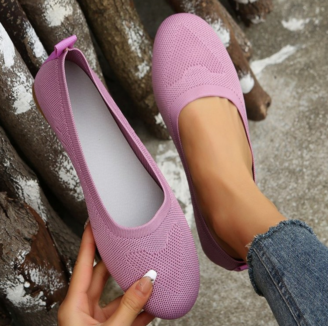 Élégantes ballerines femme Théodeline, confortables et respirantes, chaussures plates slip-on casual.