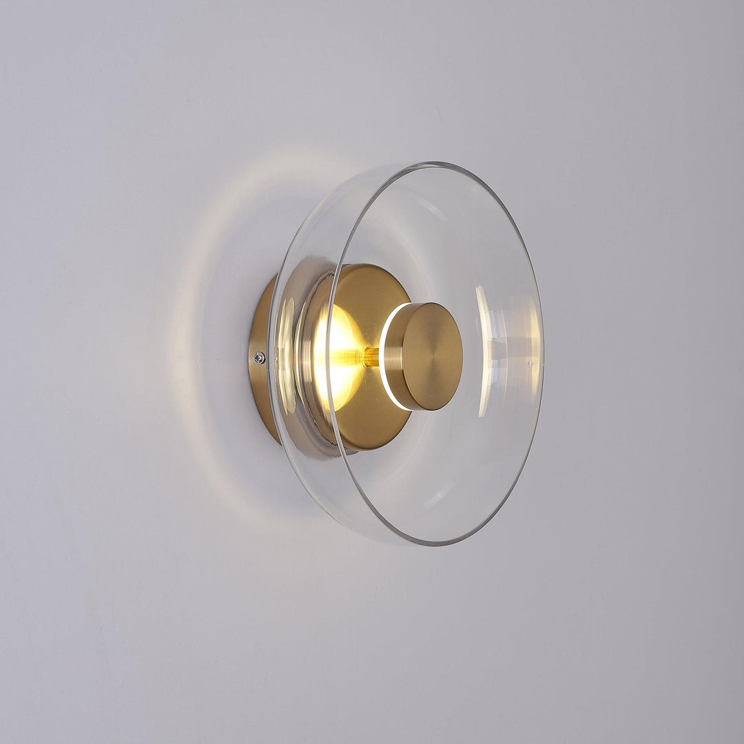 Applique murale LED verre givré, laiton, lumière chaude, luminaire salon élégant.