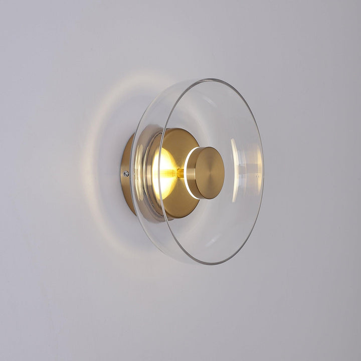 Applique murale LED verre givré, laiton, lumière chaude, luminaire salon élégant.
