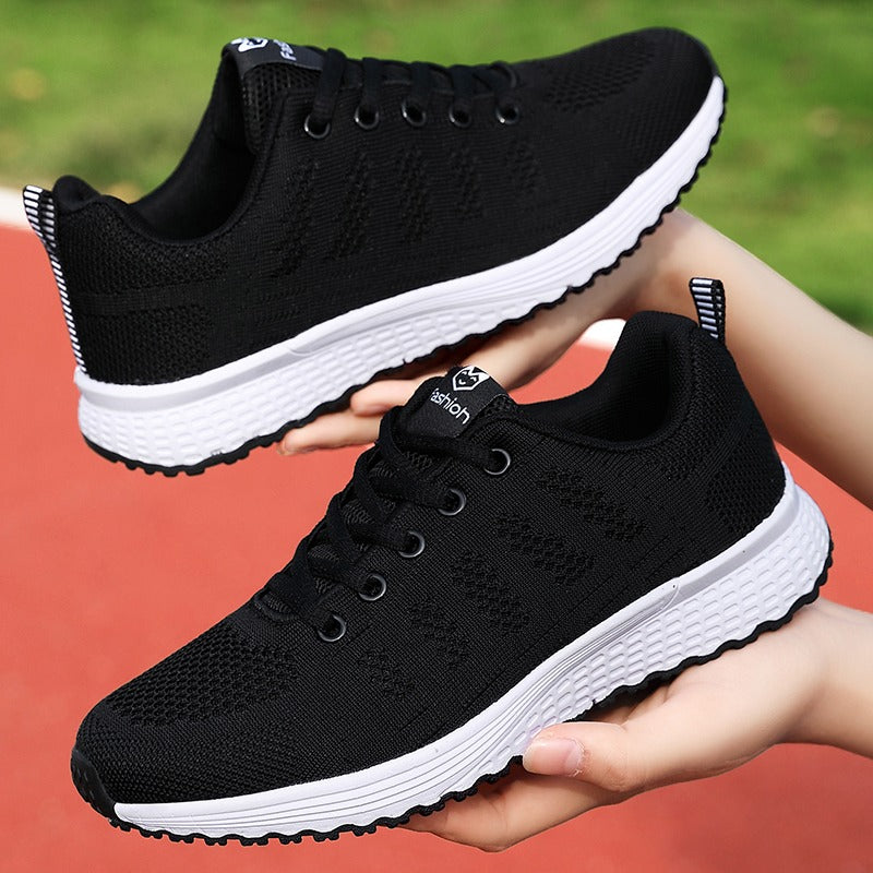 Chaussures de marche femme avec excellente adhérence, parfaites pour le sport varié.