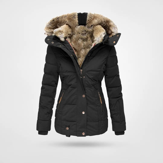 Veste d'hiver luxueuse femme avec capuche chaude, idéale pour le grand froid et une mode hiver élégante.