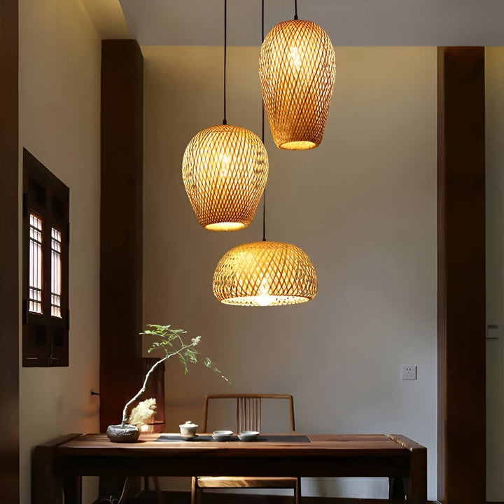 Suspension décorative en matériaux naturels, sublime l'intérieur avec son design unique.