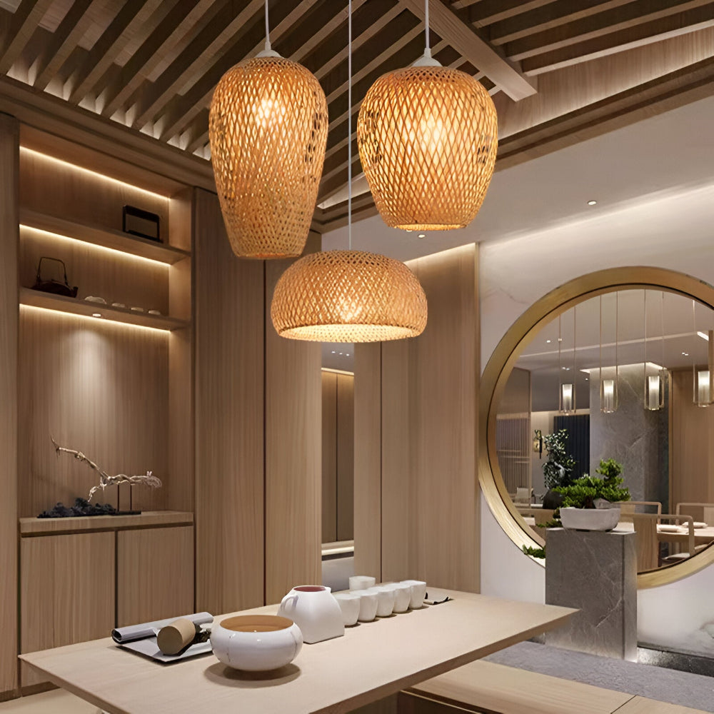 Luminaire tressé naturel, idéal pour la chambre, ajoutant une touche décorative bohème.