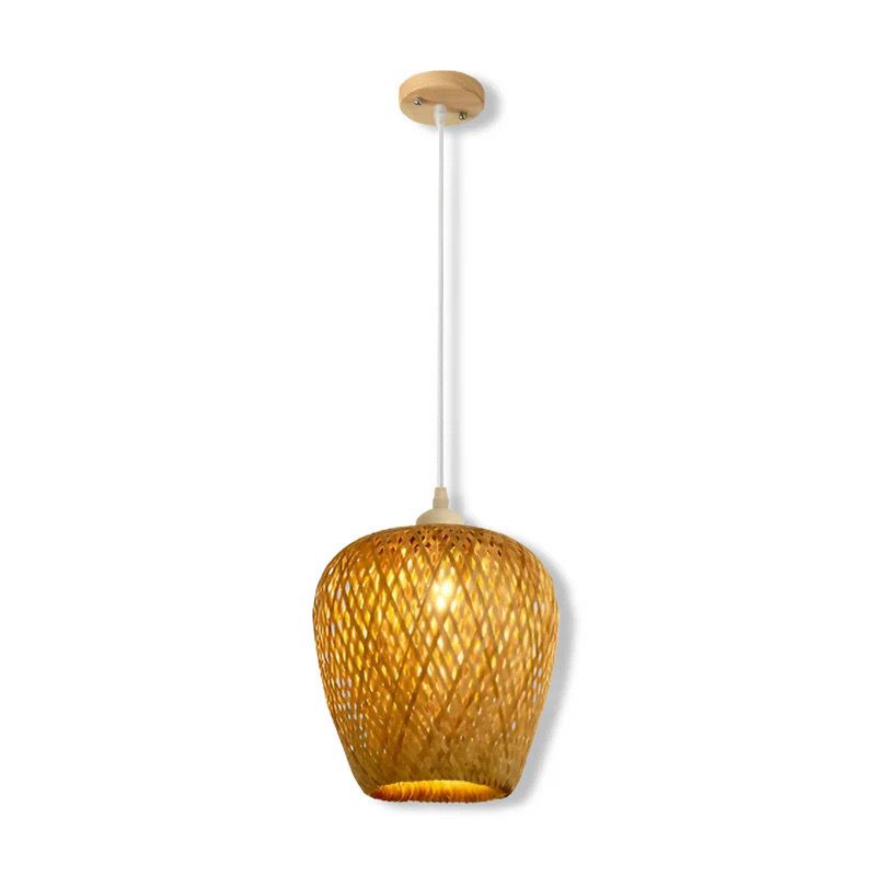 Lampe suspendue en osier tressé, design unique pour un éclairage décoratif chaleureux.