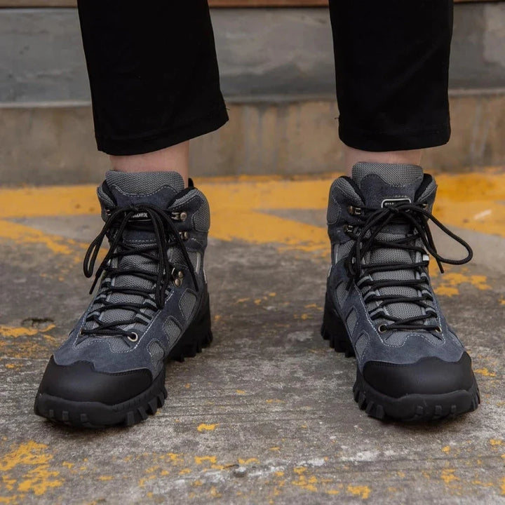 Chaussures de sécurité haute performance, embout acier, anti-perforation, pour travail intensif.