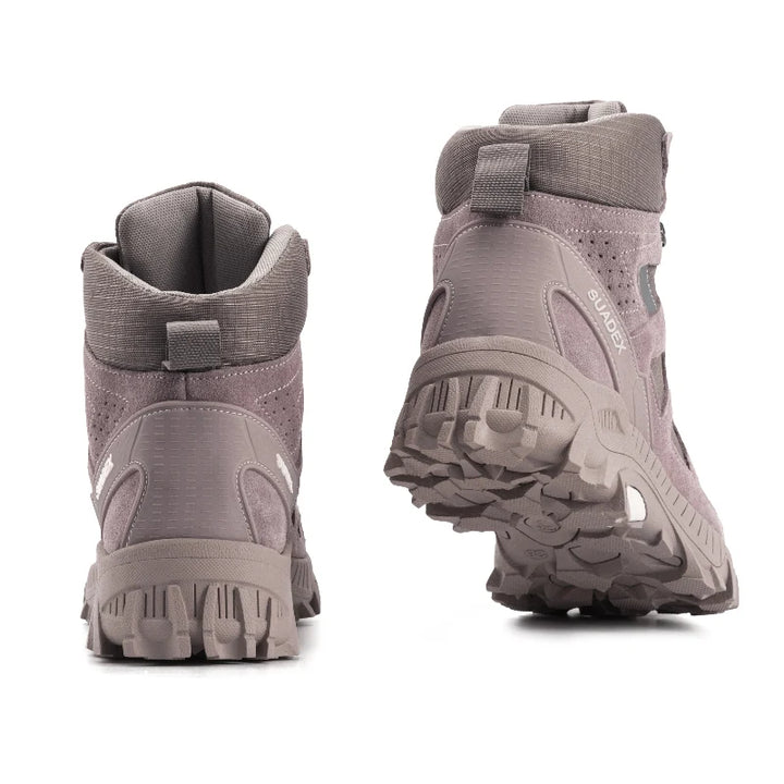 Bottes de sécurité professionnelles, anti-perforation, pour conditions extrêmes et terrains variés.