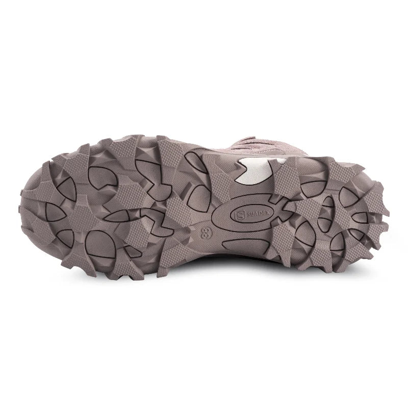 Chaussures de sécurité indestructibles, embout acier, pour travail intensif et randonnée sécurisée.