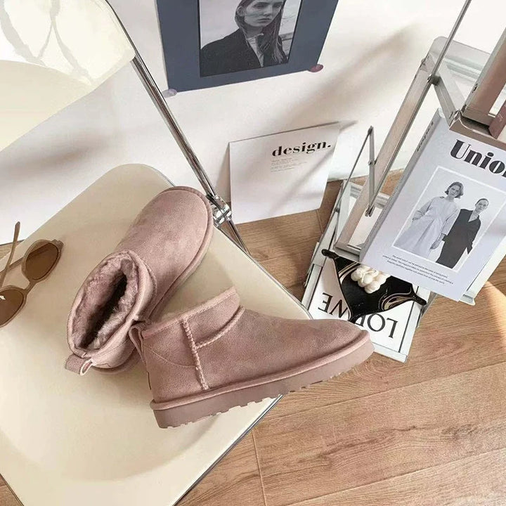 Bottines d'hiver pour femmes, en suédine résistante, offrant chaleur, confort et une excellente adhérence sur la neige.