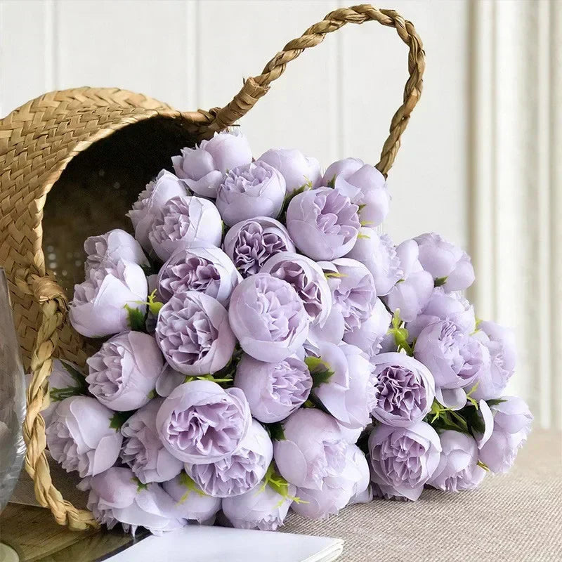 Décoration florale élégante pour événements avec ce bouquet de pivoines en soie éternelle.