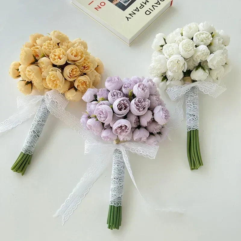 Centre de table romantique: bouquet de pivoines artificielles en soie pour une ambiance chic.