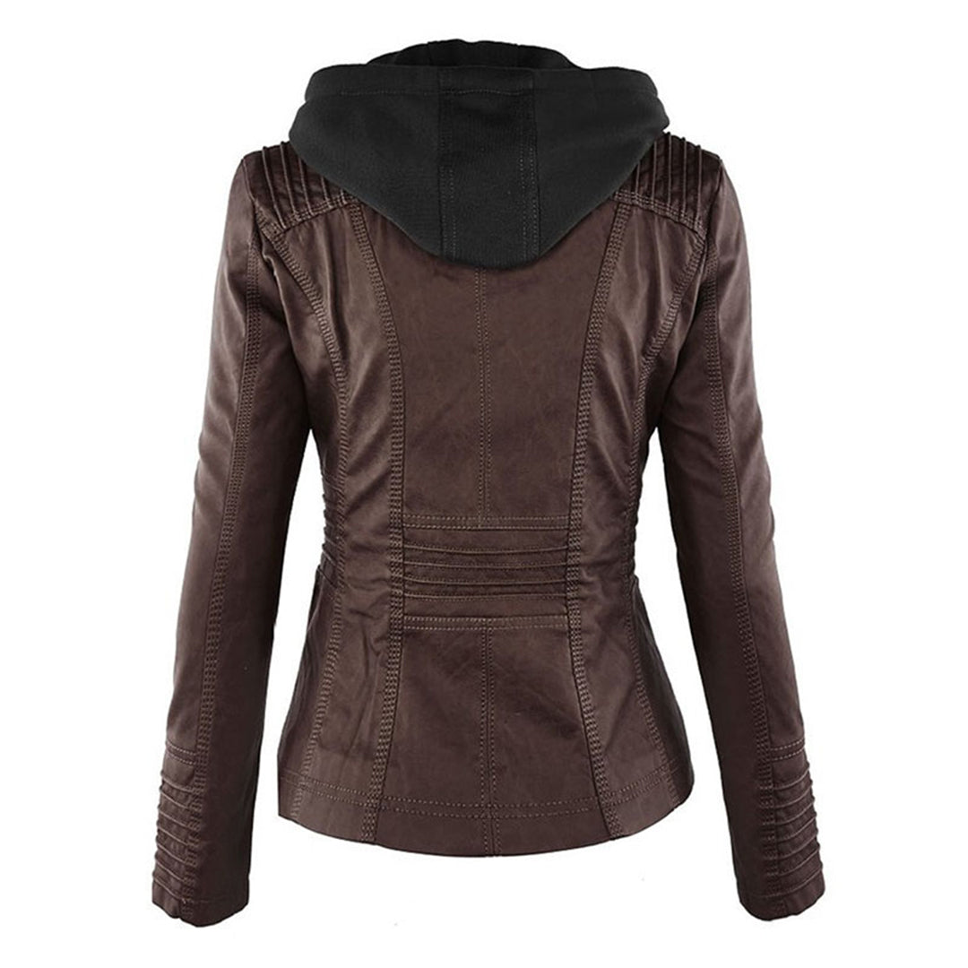 Veste à capuche femme noire, imperméable et respirante, confort optimal en ville ou nature.
