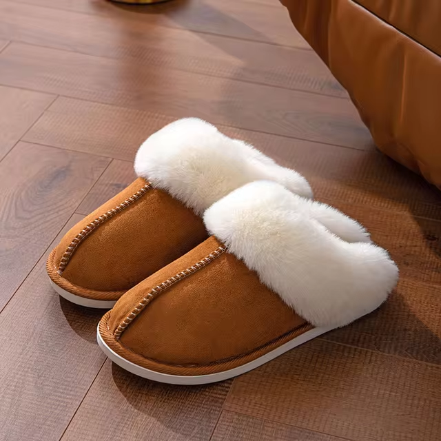Mules douillettes femmes pour l'hiver, ultra-confortables, idéales pour la maison. Chaleur garantie et détente assurée.