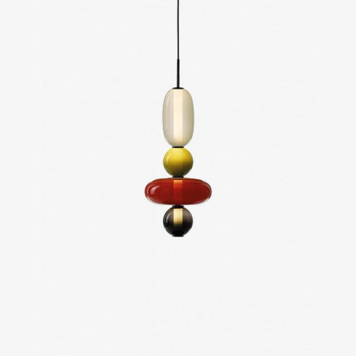 Suspension moderne en verre, éclairage LED pour un salon lumineux.